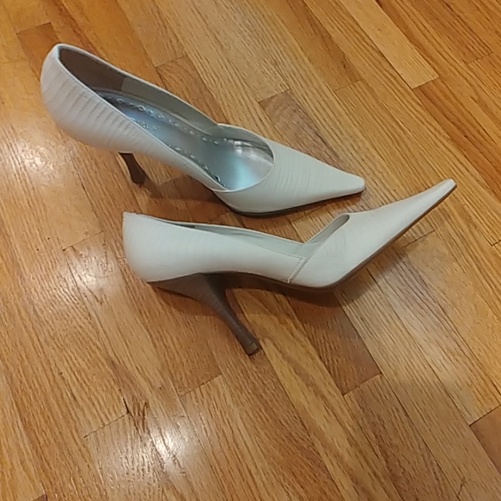 Bcbgirls white heels